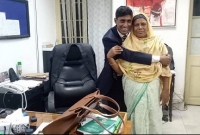 মায়ের আব্দার পূরণে যা করলেন ফরেন ক্যাডার ওয়ালিদ ইসলাম