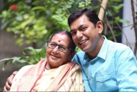 মায়ের প্রতি ভালোবাসা একদিনের জন্য না; প্রতিদিন, প্রতিমূহূর্তের জন্য