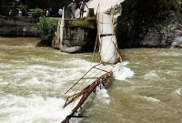 সেতু ভেঙে নিহত ৬