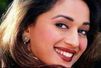 ‘পাত্রী রোগা’ এই অযুহাতে মাধুরীকে বিয়ে করতে চাননি যিনি!