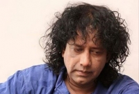 ‘১০ সেকেন্ডের জন্য বুকের মাঝে কোরআন শরীফ রাখতে চাই’