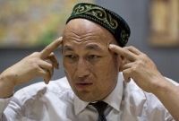 চীনে বন্দি ৯ লাখ মুসলিম, বাধ্য করা হচ্ছে শুকরের মাংস এবং মদ খেতে 