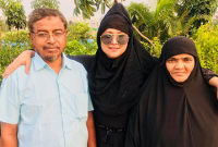 হজের উদ্দেশ্যে বাংলাদেশ ত্যাগ করেছেন নায়িকা জয়া