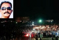 হাজার হাজার মানুষ হাত তুলে জানালেন কথিত বন্দুকযুদ্ধে নিহত একরাম ভালো মানুষ ছিলেন