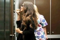 জেনে নিন, লিফটে কেন আয়না থাকে?