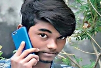 তোর জীবন থেকে চলে গেলাম, স্ট্যাটাস দিয়ে আত্মহত্যা!