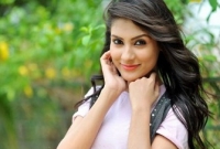 ‘অমিত্রাক্ষর’ এ নিজের চাইতে ১০ বছরের বড় ছেলেকে বিয়ে করছেন মেহজাবিন