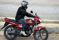  মোটরসাইকেল ছিনতাই করতে এসে ফেঁসে গেলো এক ছিনতাইকারী