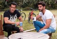 ছোটবেলার বন্ধুর ছেলেকে বলিউডে আনছে সালমান