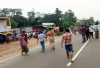 ব্রেকিংঃ কুমিল্লায় পুলিশের সঙ্গে ব্যাপক সংঘর্ষ, ৭ পুলিশসহ...২০ জন...
