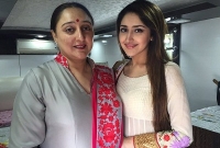 এই অভিনেত্রির মা’কে খুব ভালোবাসতেন সালমান, তাকে বিয়ে হতে পারেনি বলে এখনো বিয়ে করেন নি!