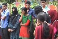 পার্কে অসামাজিক কাজে লিপ্ত অবস্থায় ৭২ প্রেমিক যুগল আটক 