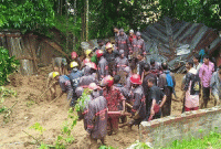 রাঙামাটিতে পাহাড় ধসে ১০ জন নিহত