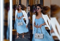 প্রিয়ঙ্কার হাতের ব্যাগের দাম শুনলে চমকে যাবেন!  কত জানেন?