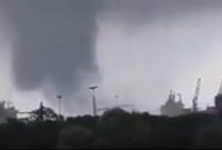 হঠাৎ আঘাত হেনেছে টর্নেডো, লণ্ডভণ্ড চট্টগ্রাম...