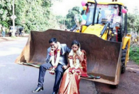 বুল ডোজারে করে বউ গেলো শশুর বাড়ি!