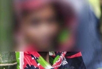 প্রতিবেশী বিধবা নারীর সঙ্গে পরকীয়ায় স্বামীকে যা করলেন স্ত্রী!