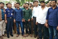 'ভাই পাঠাইছে, প্রত্যেককে ৫০ হাজার করে দেন' 'ভাই পাঠাইছে, প্রত্যেককে ৫০ হাজার করে দেন'