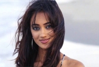 অর্ধনগ্ন নাচে ভাইরাল পাকিস্তানি মডেলের