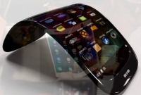 এ ফোন ভাঁজ করে রাখা যাবে পকেটে, হাওয়ায় হবে চার্জ