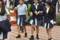 কী রঙের অন্তর্বাস পরবে ছাত্রীরা? ঠিক করে দিল এই স্কুল! 