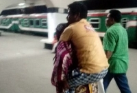 এমন ‘মা’কে স্যালুট না করে পারবেন না, কারন জানলে অবাক হবেন!