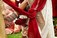 বজ্রপাতে ভয় পায় পাত্র! অতঃপর…