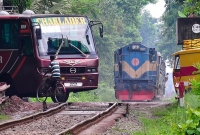 বাসটির ভাগ্যে কী পরিণতি ঘটেছিল জানেন?