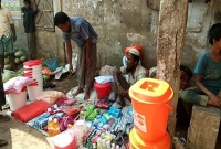 ত্রাণের সামগ্রী বিক্রি করছে রোহিঙ্গারা, বিপাকে স্থানীয় ব্যবসায়ীরা