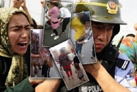 রাস্তায় বের হওয়া মুসলিম নারীদের জোর করে বোরকা কেটে দিচ্ছে পুলিশ