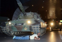 এরদোগানের বিরুদ্ধে অভ্যুত্থানচেষ্টায় ২৪ জঙ্গিবিমান, ১৭২ সাজোয়া যান, ৭৪ ট্যাংক