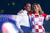  দুই প্রেসিডেন্টের এমন রসায়নে স্ত্রী ব্রিজিত্যি ক্ষুব্ধ হয়েছেন