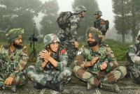 প্রতি বছর বিকলাঙ্গ হয়ে পড়ছেন ২০০ ভারতীয় সেনা