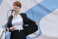 যেভাবে এক রুশ সুন্দরীর কাছে  ভয়াবহভাবে নাজেহাল যুক্তরাষ্ট্র!