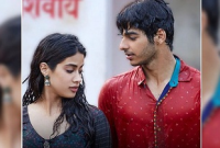 বাবাকে জড়িয়ে ধরে অঝোরে কেঁদে ভাসালেন জাহ্নবী