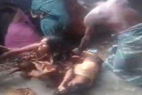 অনৈতিক প্রস্তাবে অস্বীকৃতি, দুই নারীকে প্রকাশ্যে... অনৈতিক প্রস্তাবে অস্বীকৃতি, দুই নারীকে প্রকাশ্যে...