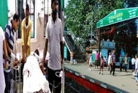 ডিভোর্স চাওয়ায় স্ত্রীকে নিয়ে ট্রেনের নিচে ঝাঁপ! অতঃপর..