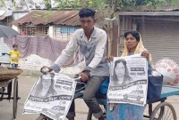 ভ্যান চালাচ্ছে ছেলে, মাইকিং করছেন কাউন্সিলর পদপ্রার্থী মা! ভ্যান চালাচ্ছে ছেলে, মাইকিং করছেন কাউন্সিলর পদপ্রার্থী মা!