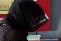 বিয়ের দাবিতে প্রেমিকের বাড়িতে বিষের বোতল হাতে প্রেমিকা!