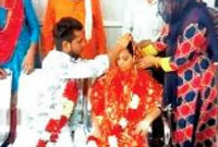 দু’জনাতে গভীর প্রেম, সাইবার কাফেতে বিষপান, অতঃপর আইসিইউতে...