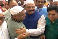 ফুল, মিষ্টি নিয়ে কামরানের বাসায় আরিফুল হক