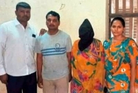 ‘আমার স্বামীকে মেরে ফেল, সারাজীবন তোমার যৌনদাসী হয়ে থাকব’