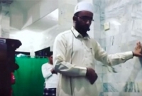   ভূমিকম্পের মধ্যেও নামাজ ছাড়েননি ইমাম, ভিডিও ভাইরাল!