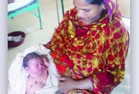  দিনাজপুরে হাসপাতাল থেকে তাড়িয়ে দেওয়ায় গাছের নিচে সন্তান প্রসব করলেন মা