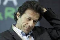 ধার করে 'পোশাক' পরে আলোচনায় ইমরান খান! 