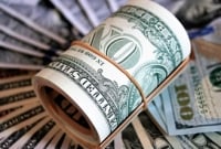 আন্তর্জাতিক বাণিজ্যে নির্ভরযোগ্যতা হারাচ্ছে মার্কিন ডলার, বিপদে যুক্তরাষ্ট্র