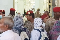 আজান হলেই কাবা ঘরের নিরাপত্তাকর্মীদের ভিন্নরূপ