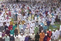 ঐতিহাসিক শোলাকিয়ায় লাখো মুসল্লির ঈদের নামাজ আদায়