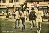 নাইনে পড়া অবস্থায় জেমসকে তার বাবা ঘর থেকে বের করে দেন!