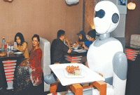 দক্ষিণ এশিয়ার সর্ব প্রথম রোবটিক রেস্টুরেন্টে যেতে পারেন আপনিও